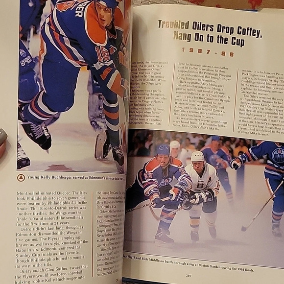 𝅺Great Book of Hockey oversized hardcover book - Picture 7 of 10